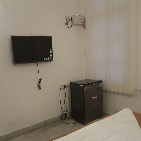Park Banjara Guest House Хайдарабад Экстерьер фото